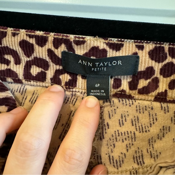 Ann Taylor Leopard Corduroy Pants, 6P - Picture 6 of 6